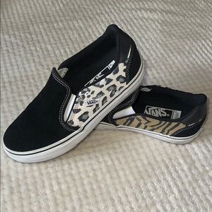 Vans Asher DX Animal Print slip on women’s shoes